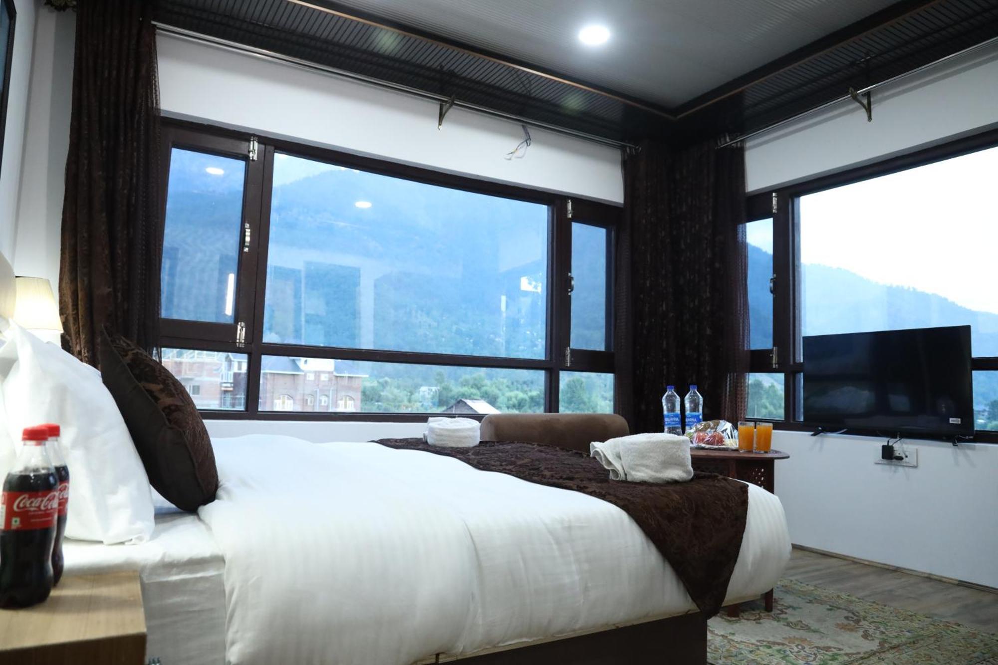 Hotel Mountain Orchard Retreat Pahalgām Esterno foto