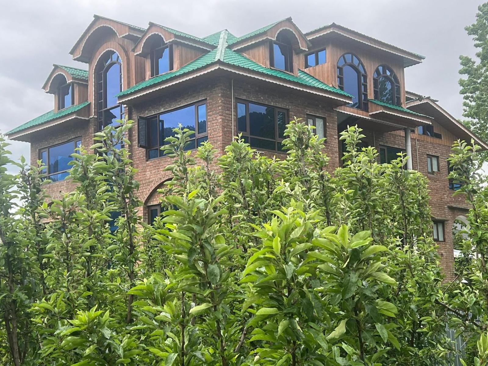 Hotel Mountain Orchard Retreat Pahalgām Esterno foto